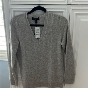 Gray V-Neck cashmere woman’s Sweater